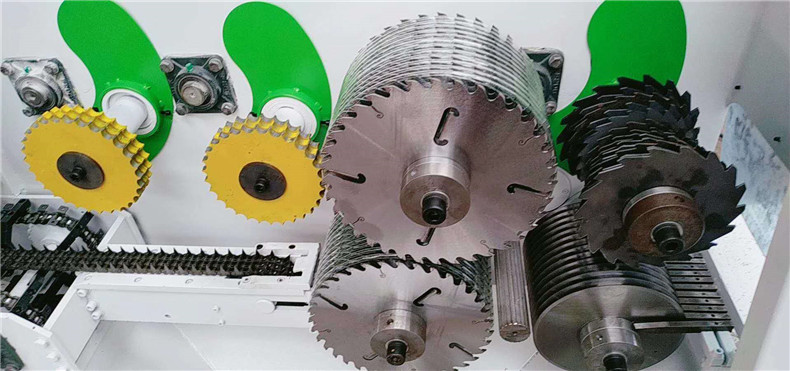 新型圓木多片鋸采用超薄鋸片，出材率高達(dá)80%以上