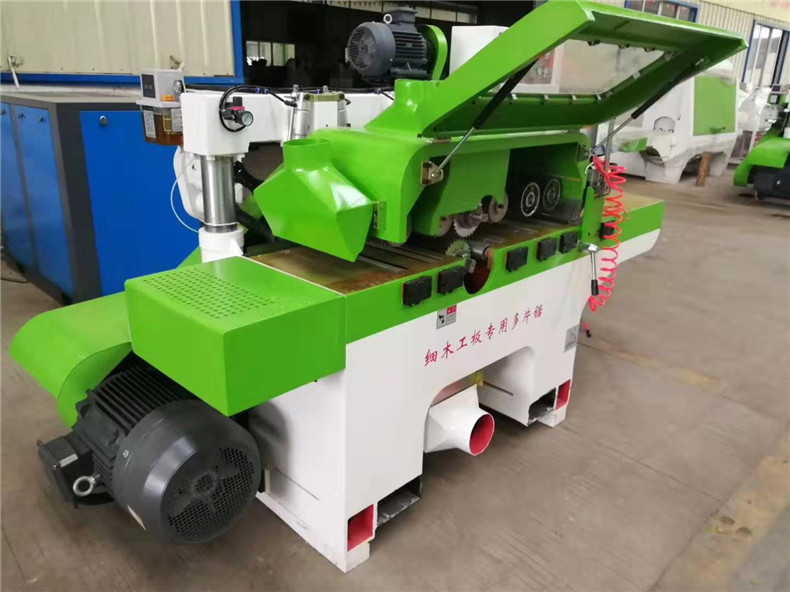 不限寬方木多片鋸關(guān)鍵部位人性化設(shè)計，機體封閉，噪音小，木屑排入專業(yè)排屑池，不會造成塵土飛揚環(huán)境差，真正做到環(huán)保